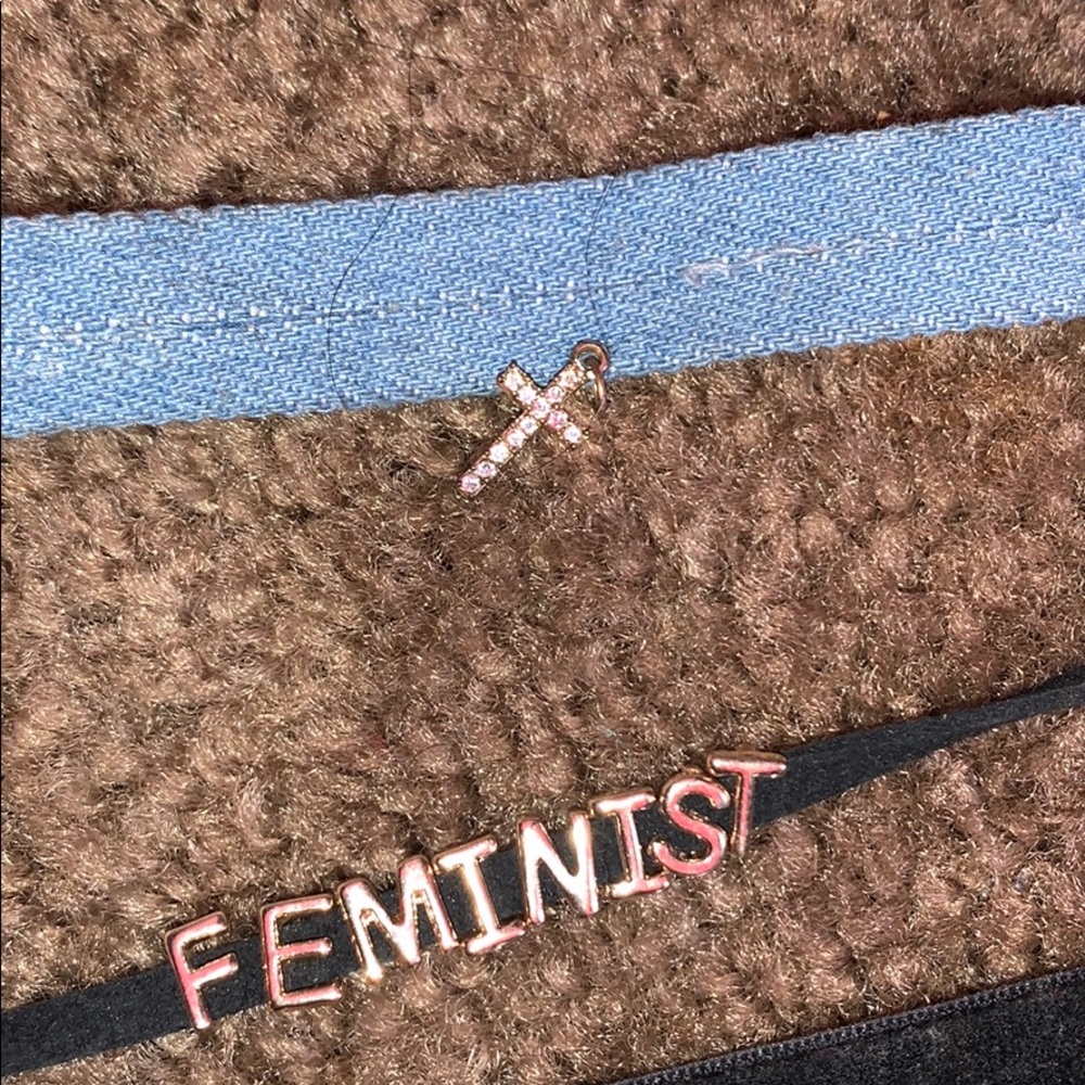 Chokers - Picture 3 of 6